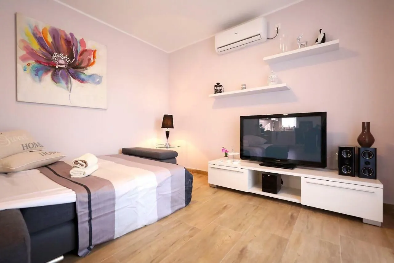Holiday House Mia Murvica  Croatia